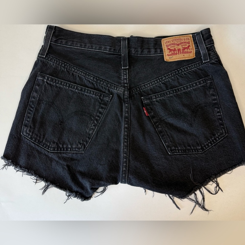 Levi’s 501 Shorts, Distressed Black Denim Shorts, High Rise Button Fly Size 26 - Picture 2 of 5